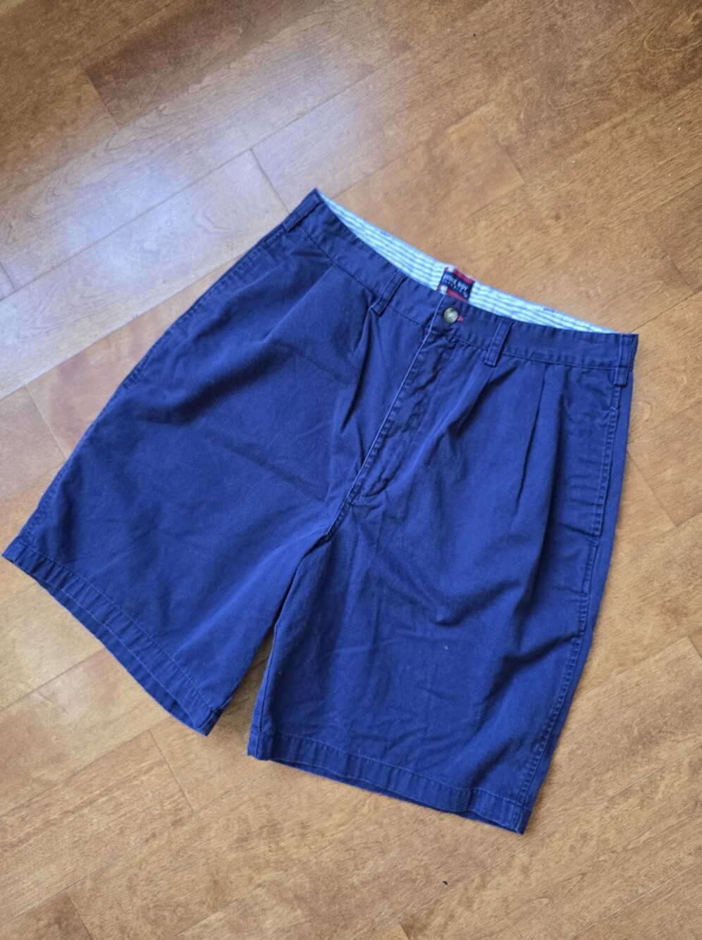 Bugle Boy 100% cotton vintage navy pleated shorts size 34